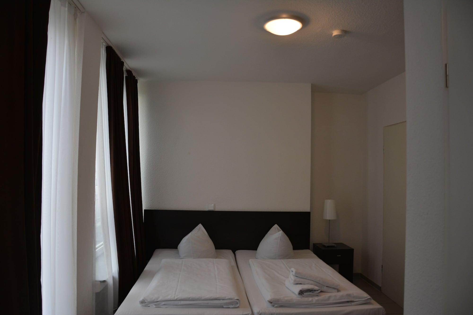 Mosel Hotel Frankfurt am Main Exterior photo