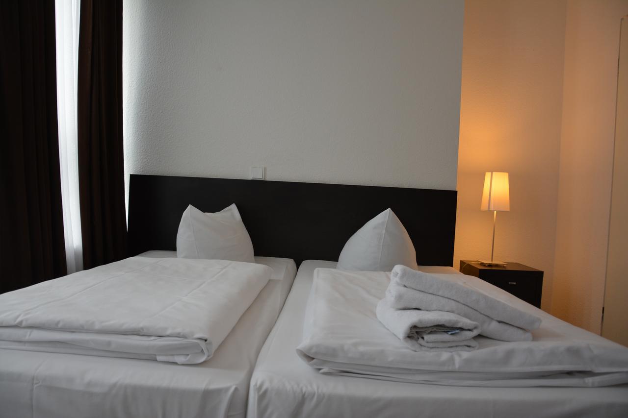 Mosel Hotel Frankfurt am Main Exterior photo