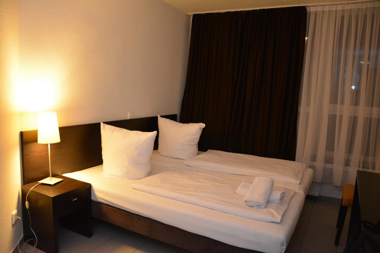 Mosel Hotel Frankfurt am Main Exterior photo